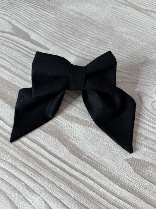 Small Black Bow